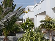 Jard&iacute;n delante de la casa